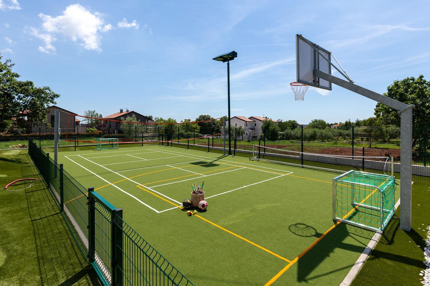 Villa San Vincenti โปเรช ภายนอก รูปภาพ