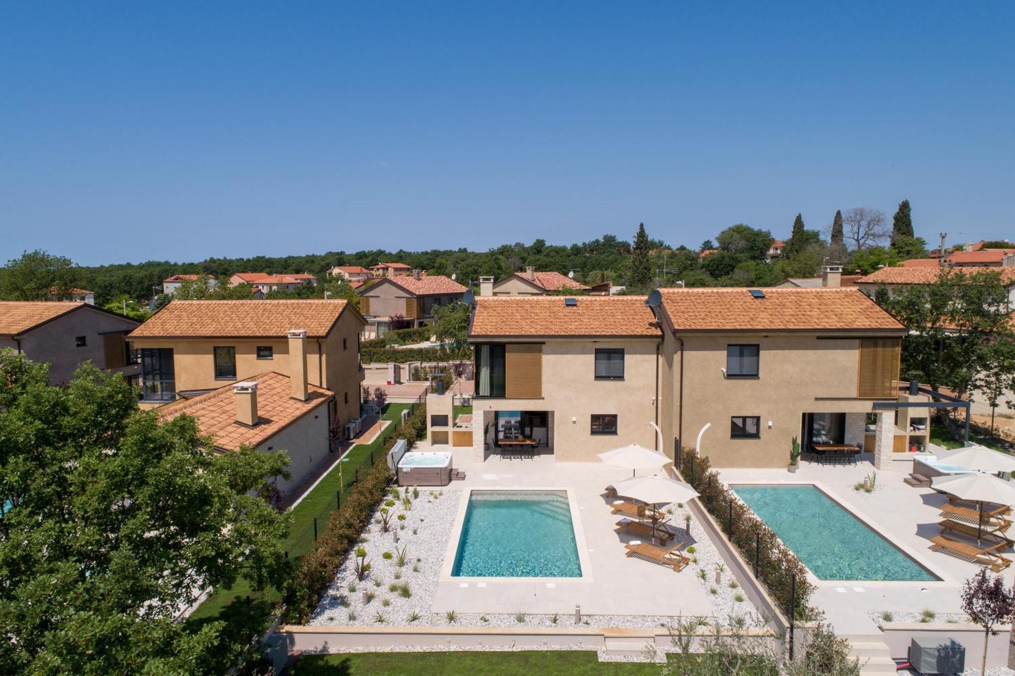Villa San Vincenti โปเรช ภายนอก รูปภาพ
